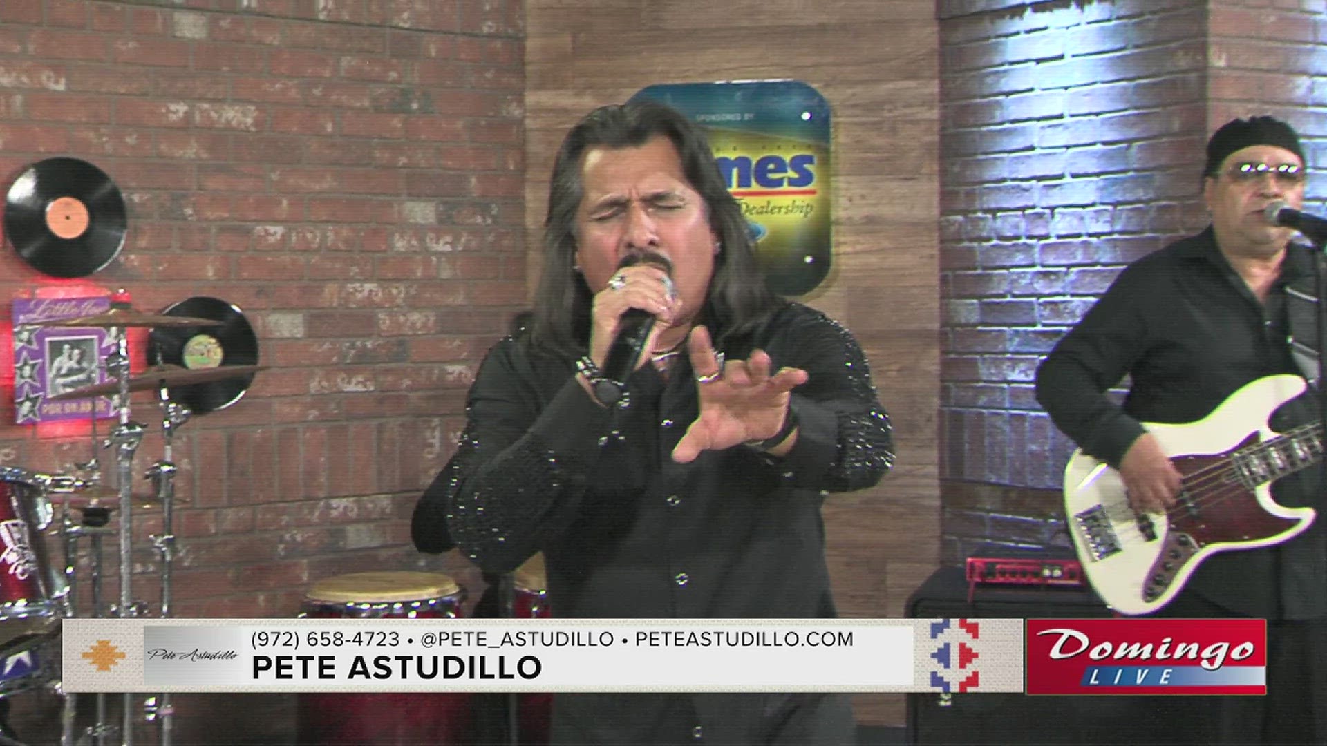 Pete Astudillo and his band joined us on Domingo Live to perform his song "Vas a Llorar."