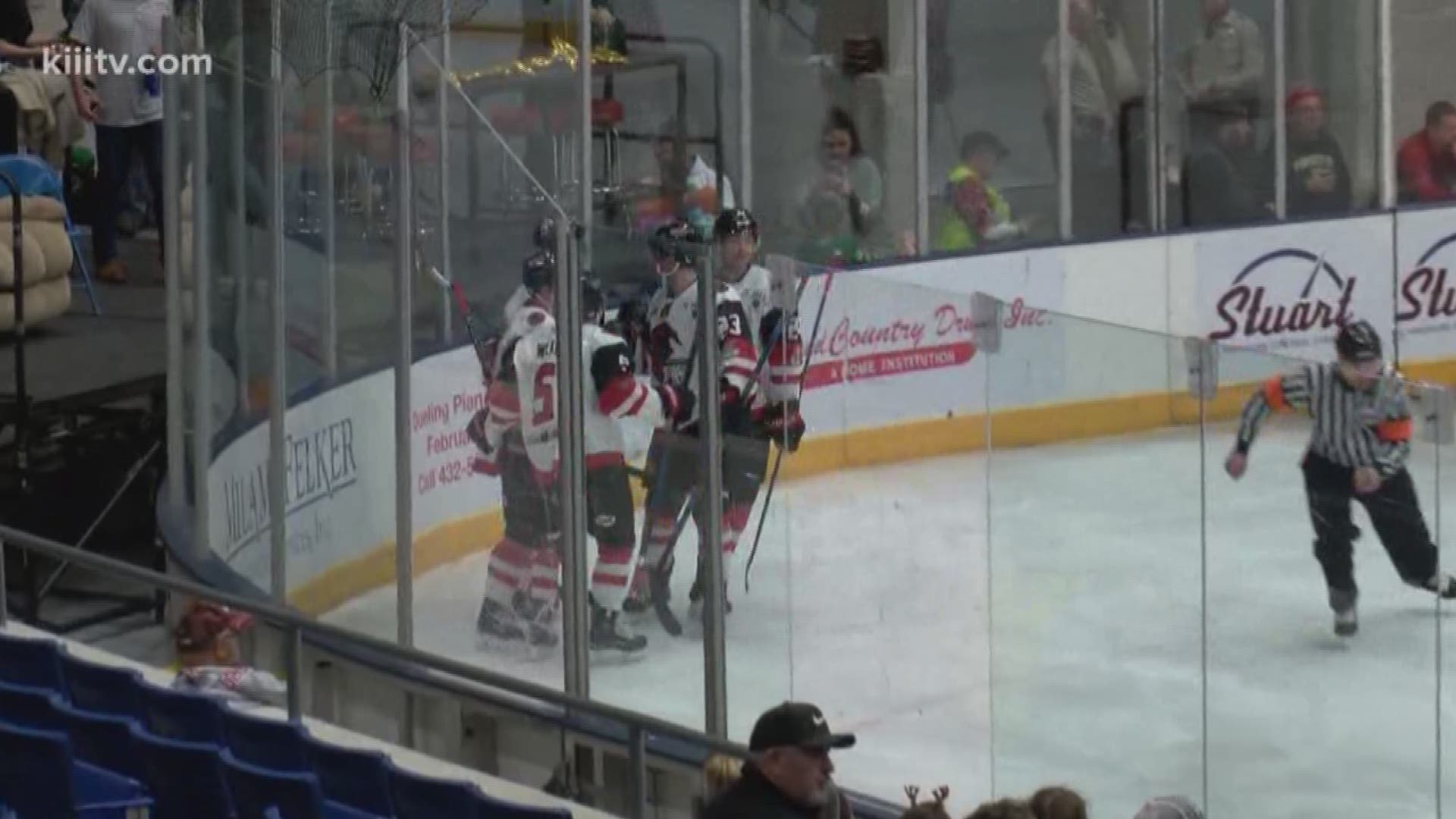 The IceRays picked up another win on the road over the Jackalopes 7-5.