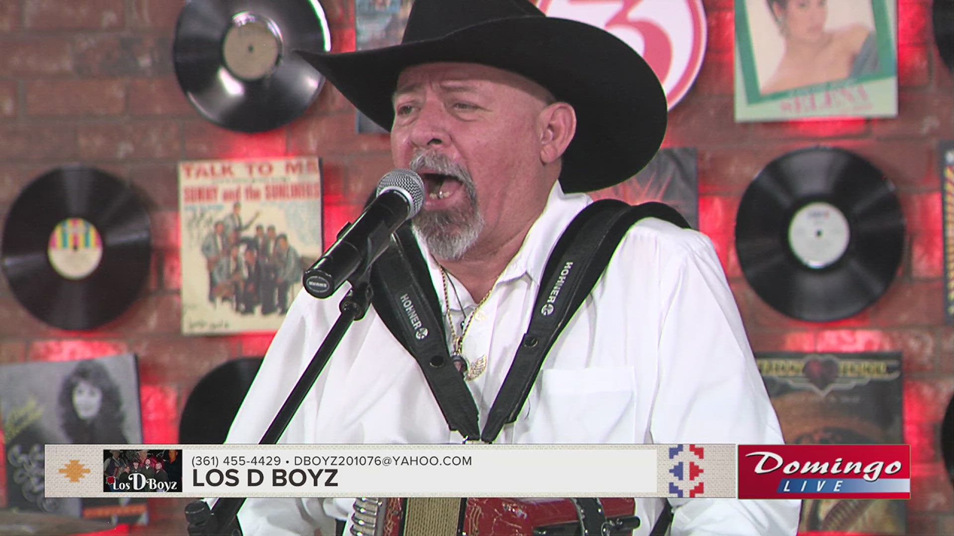 Conjunto band Los D Boyz joined us on Domingo Live to perform their song "Besos Besitos."