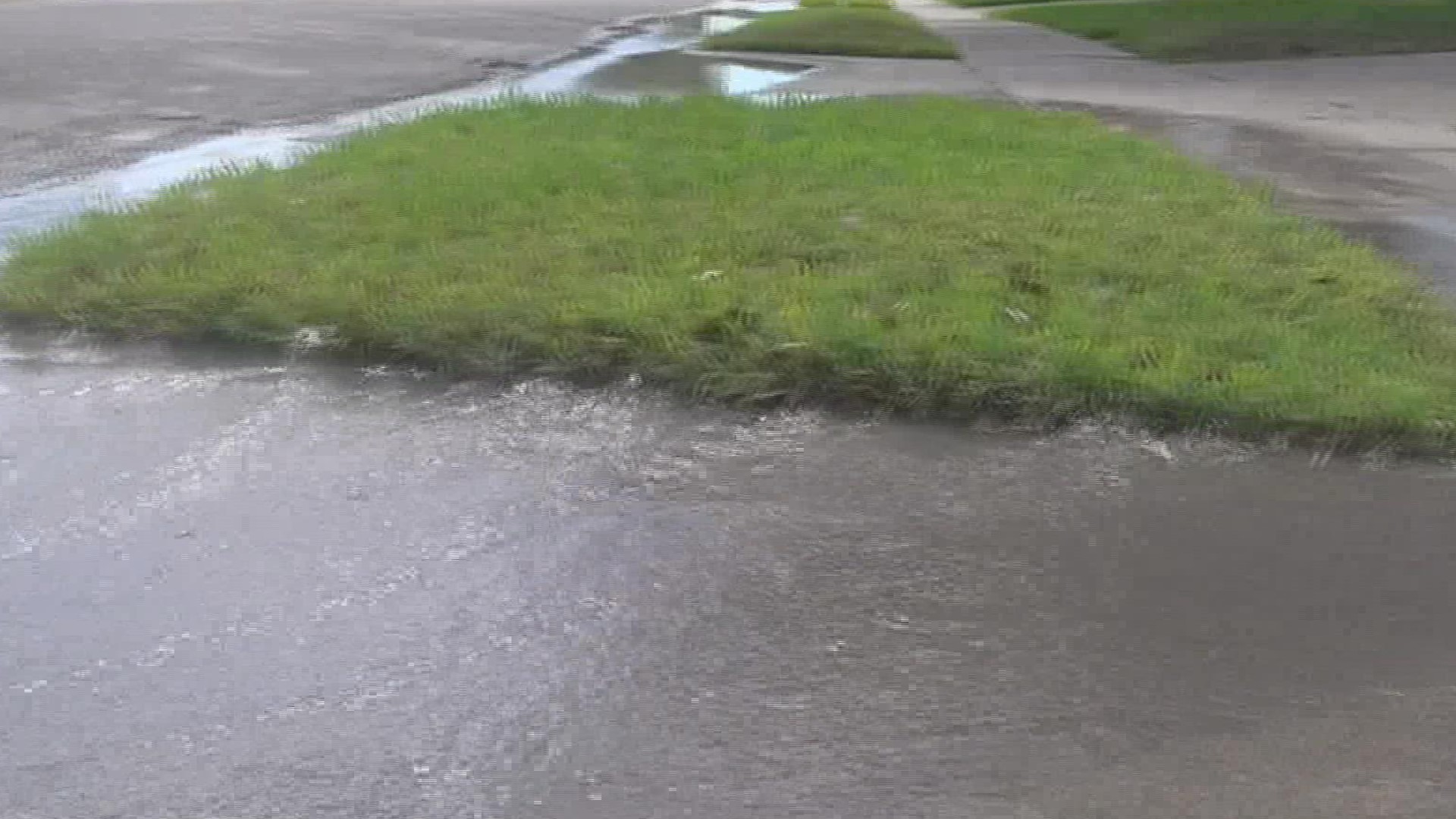 Gushing pipe concerns neighbors during Corpus Christi water