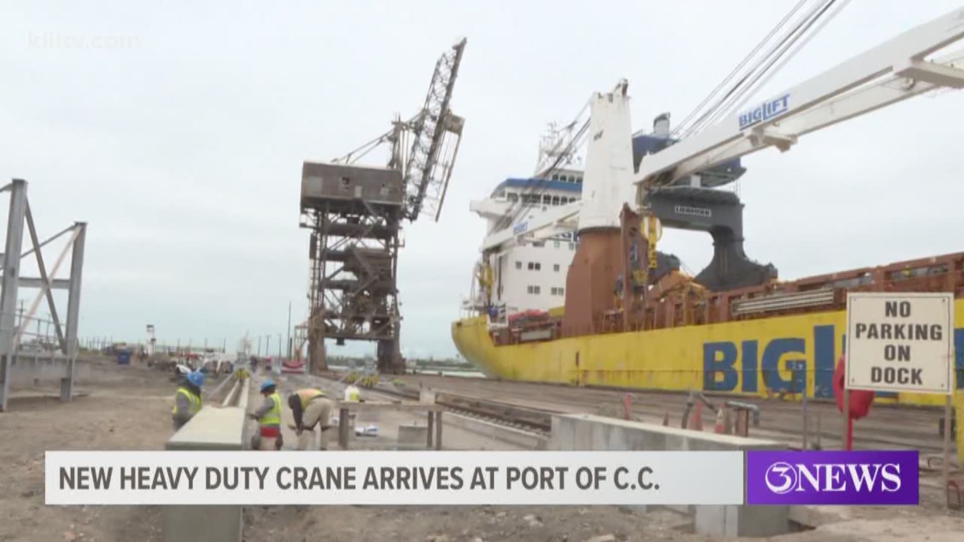 New heavy duty crane arrives at Port of Corpus Christi