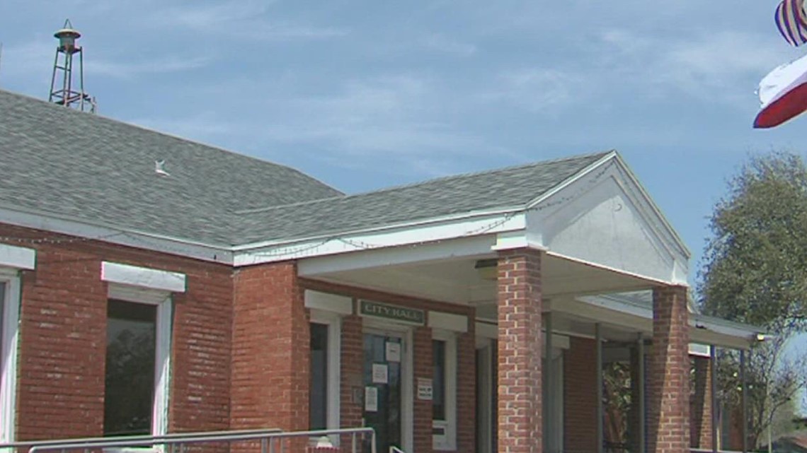 Mayor of Taft, Texas, accused of pulling knife on City employee