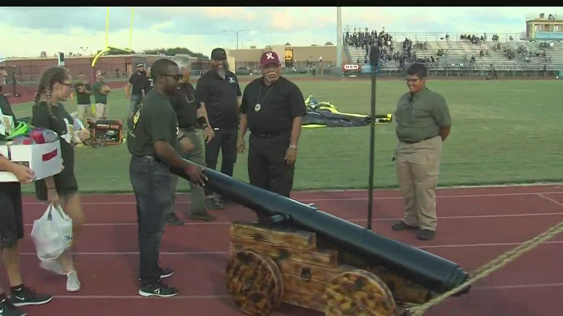 Students from a Dallas area school brought some cheer to the Rockport Pirates on Friday.