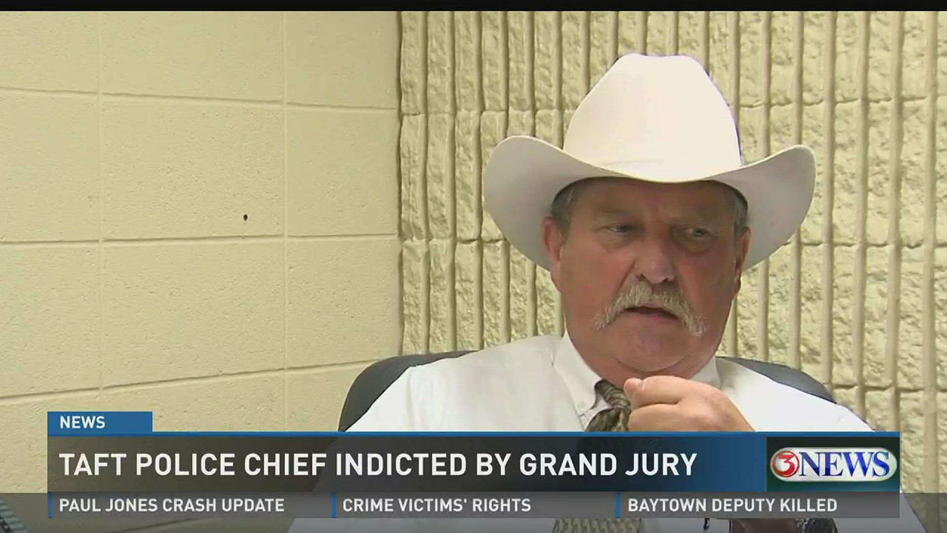 A San Patricio County Grand Jury has indicted Taft Police Chief Klaus "Bill" Mansion on a charge of capital oppression.