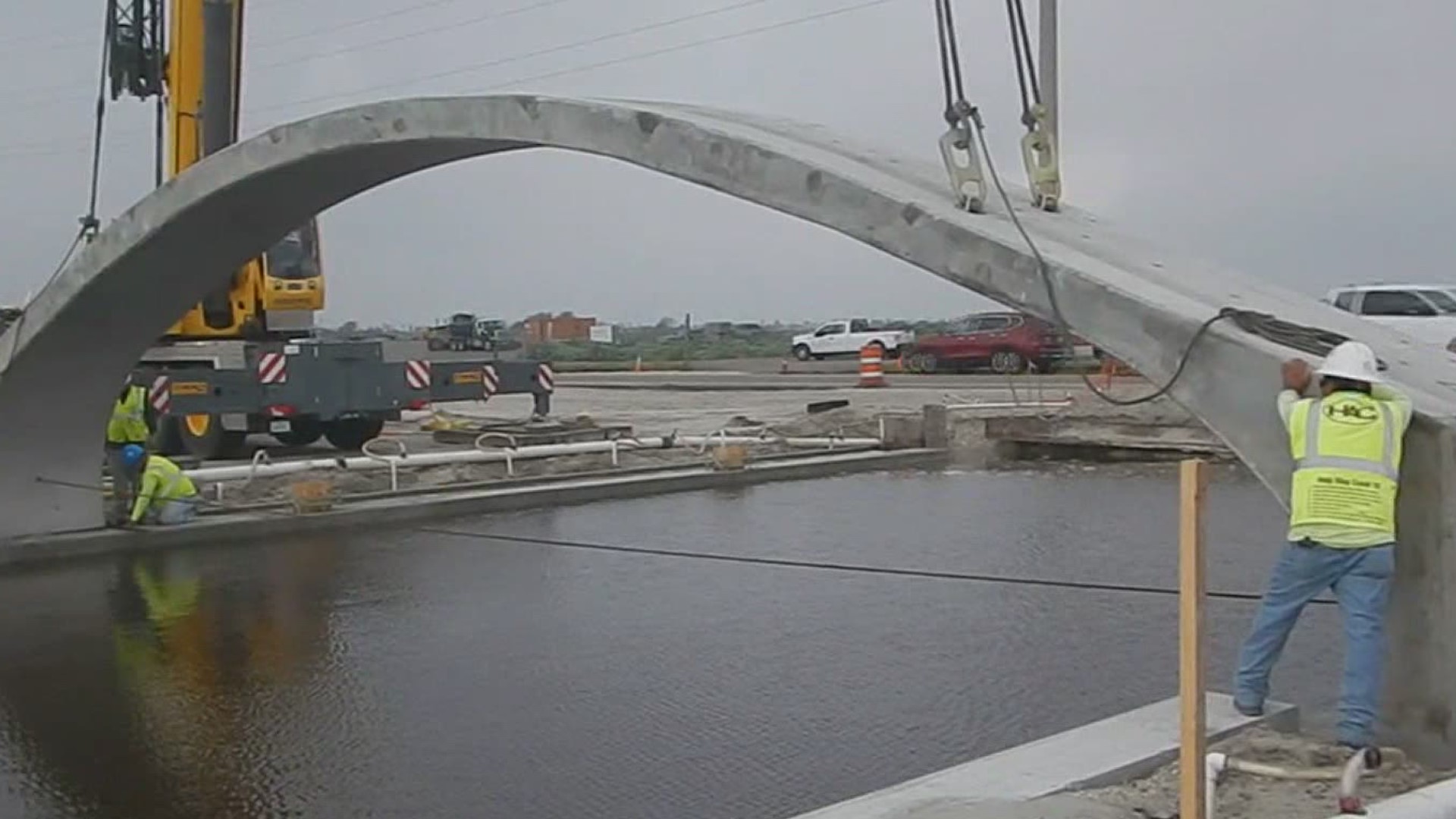 The heavy rains on Wednesday stopped work on the bridge, but no matter this week, the bridge has started to take shape.