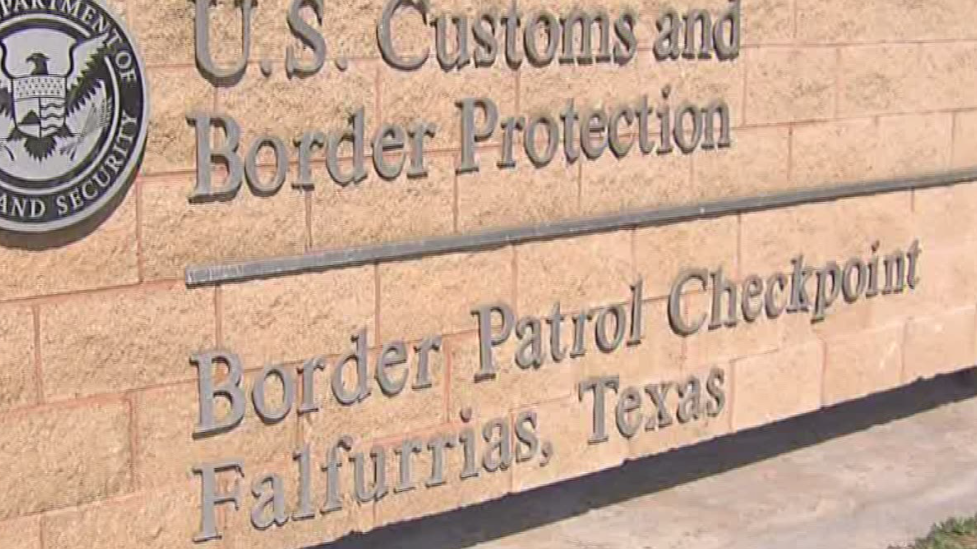 Border patrol agents stopped a smuggling attempt from happening and in the process wound up also arresting a convicted murderer.