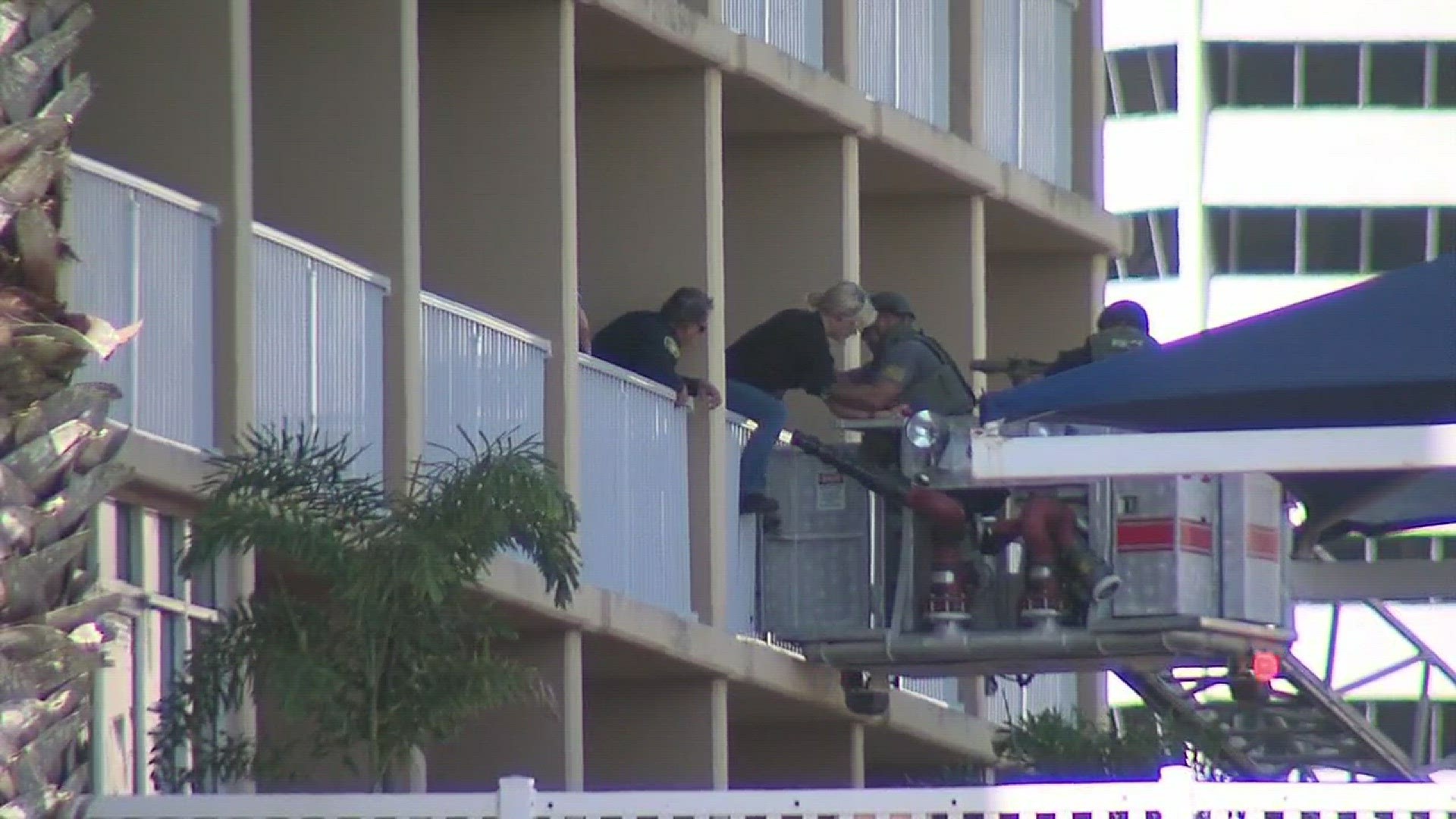 SWAT team called to standoff with man barricaded in hotel room | kiiitv.com