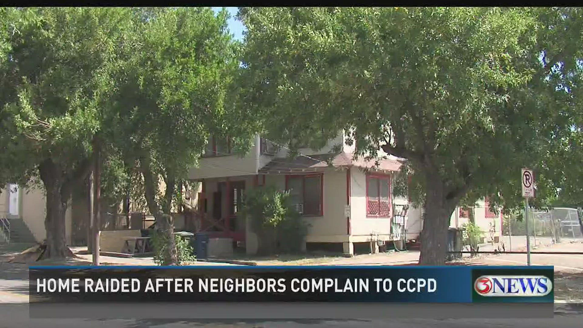 Narcotics officers with the Corpus Christi Police Department have arrested one man following a drug raid at an apartment on Brownlee. The raid happened just after 6:00PM on Tuesday evening.