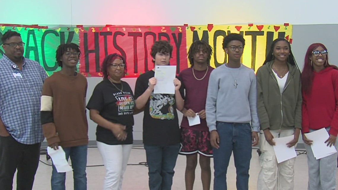 Carroll H.S. students host poetry event for Black History Month - Vimarsana News