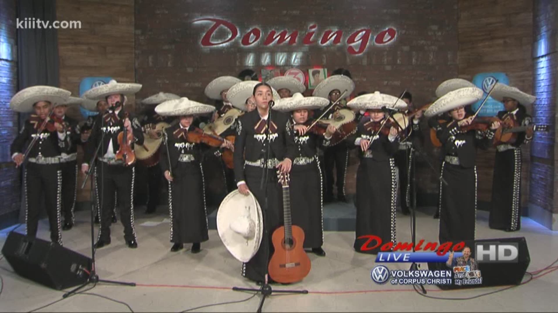 Tuloso Midway Middle School Mariachi performing "Tu Solo Tu" on Domingo Live.