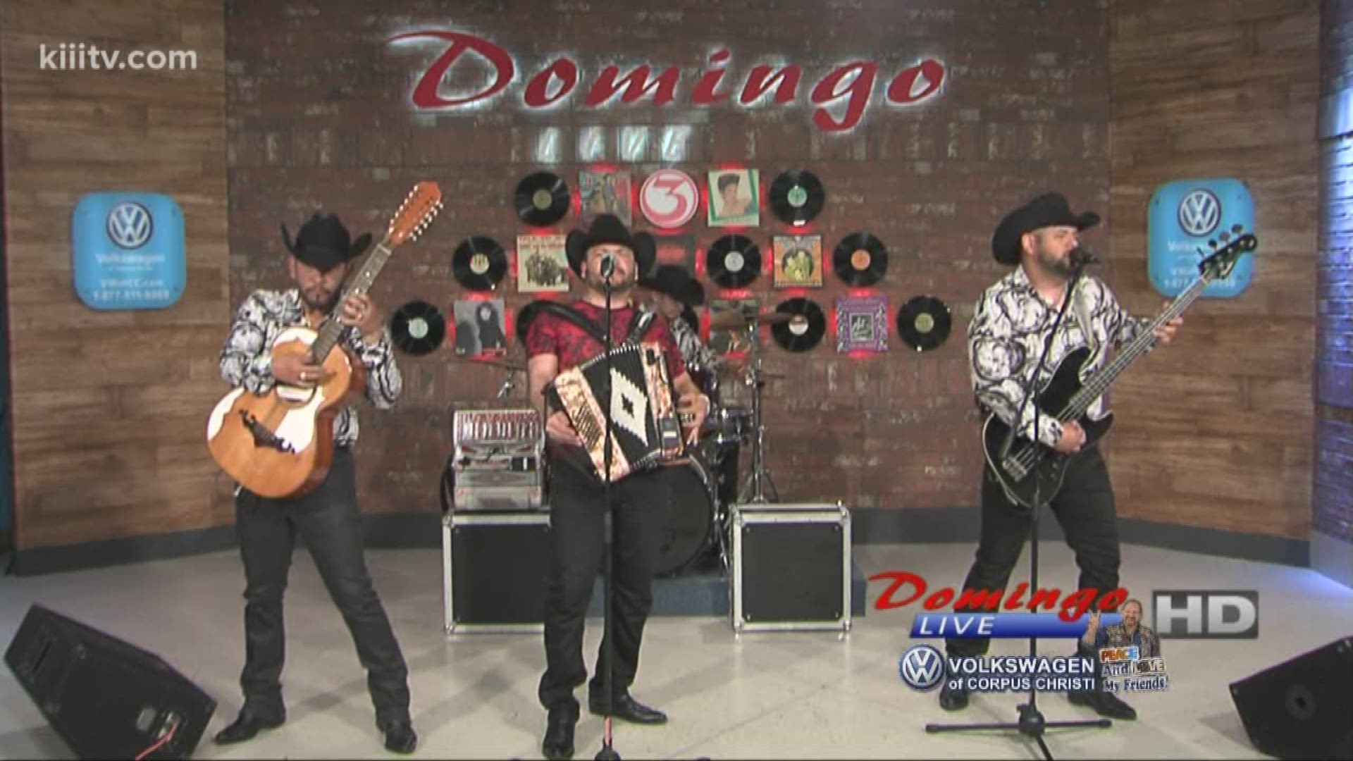 Michael Salgado performing "El Soplon" on Domingo Live.