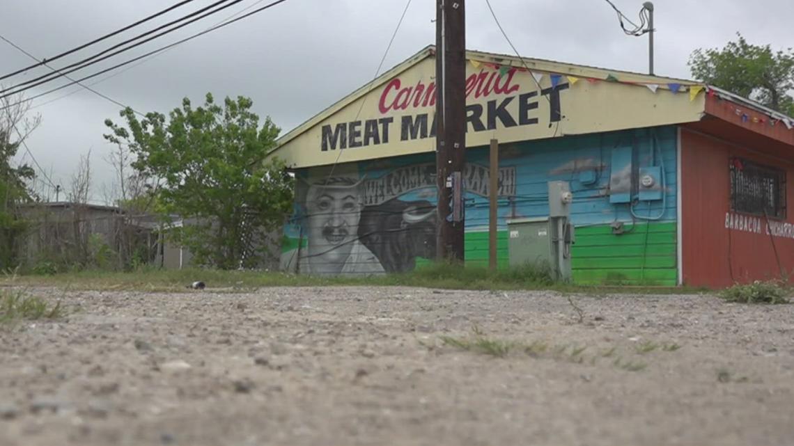 Community helps Carniceria Hidalgo after fire - Vimarsana News