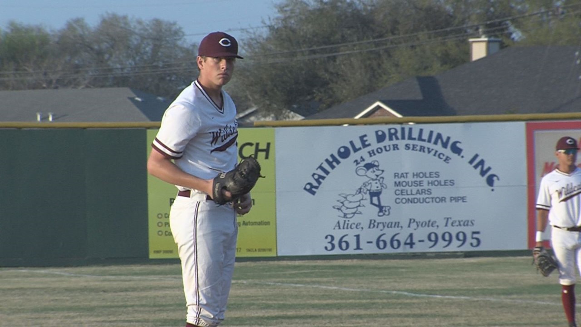 Calallen baseball and softball both get first place wins over Alice