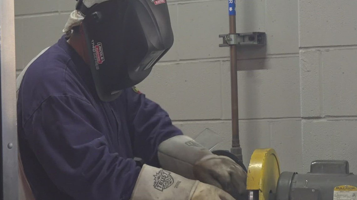 Welding lets students enter workforce quickly, make good money - Vimarsana News