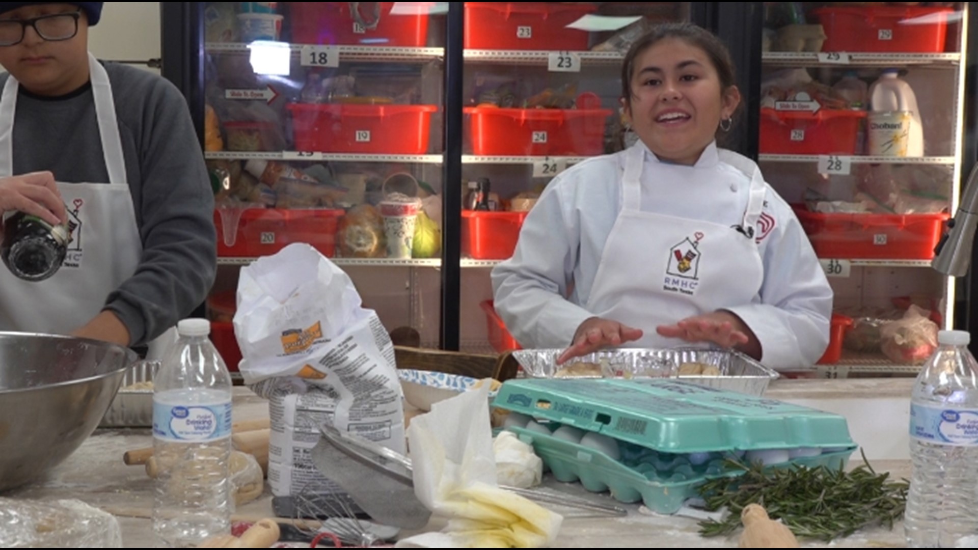 After receiving the seal of approval from Gordon Ramsay himself, a MasterChef Junior is using her talents to give back to her community.