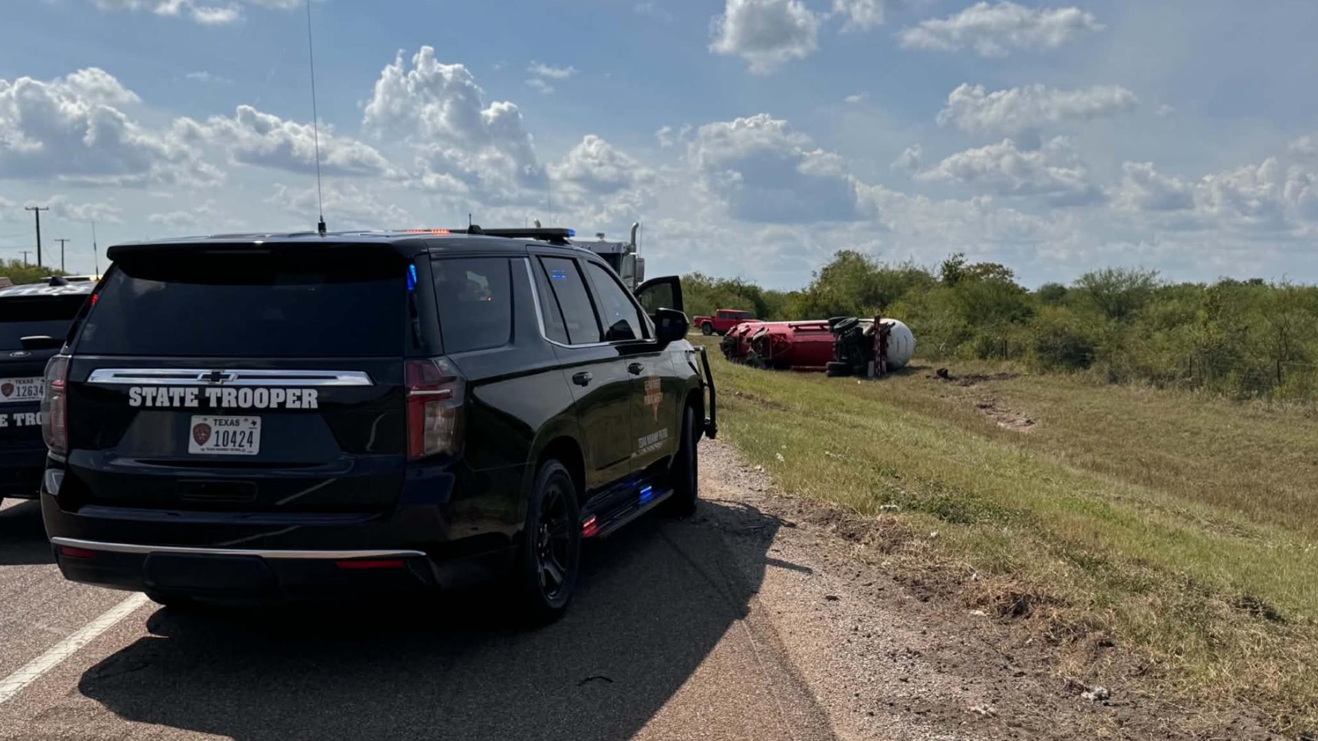 US 77 shut down in both directions after propane tanker overturns near ...
