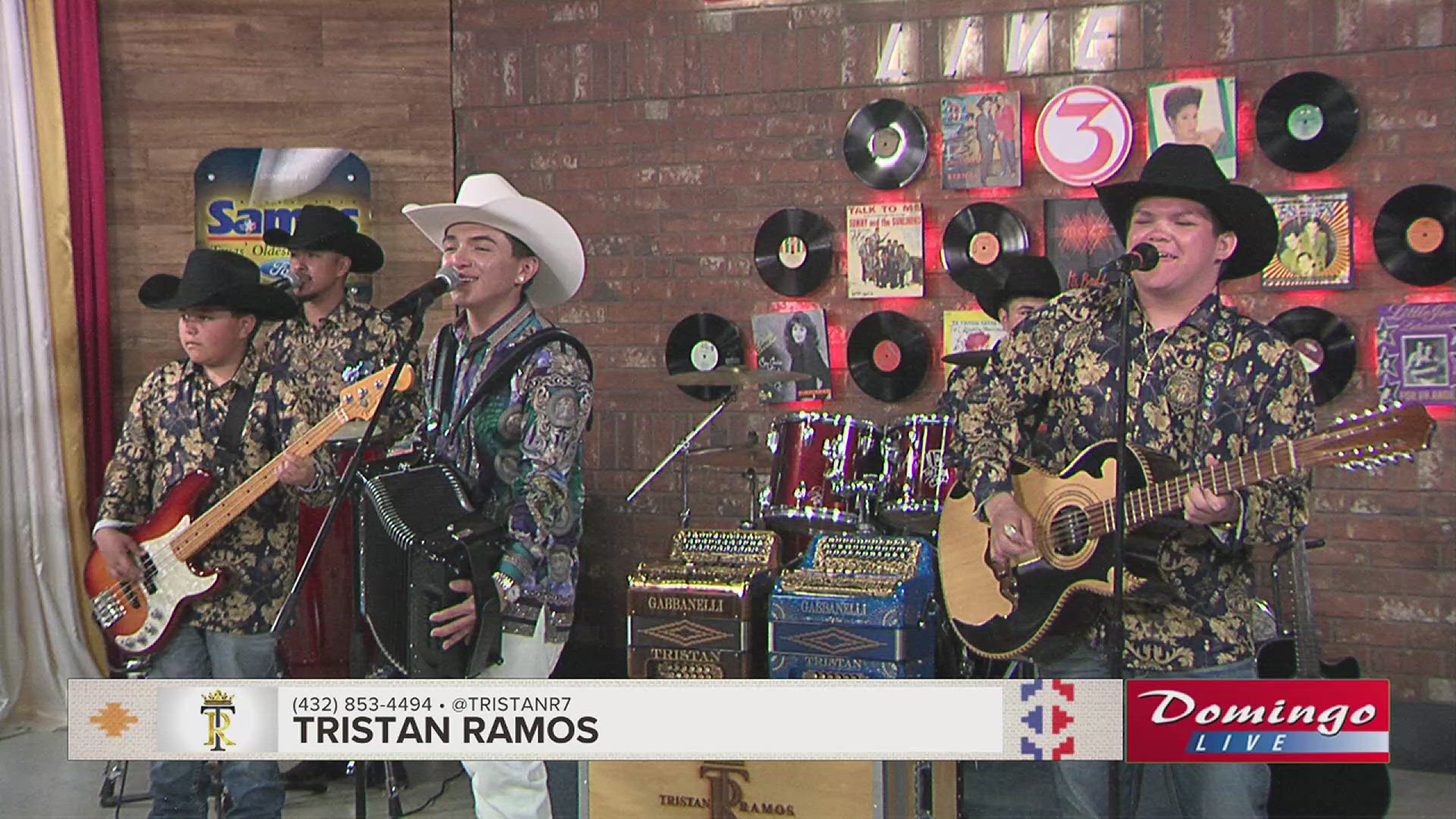 Tristan Ramos joined us on Domingo Live to perform his song "Me Tienes Loco."