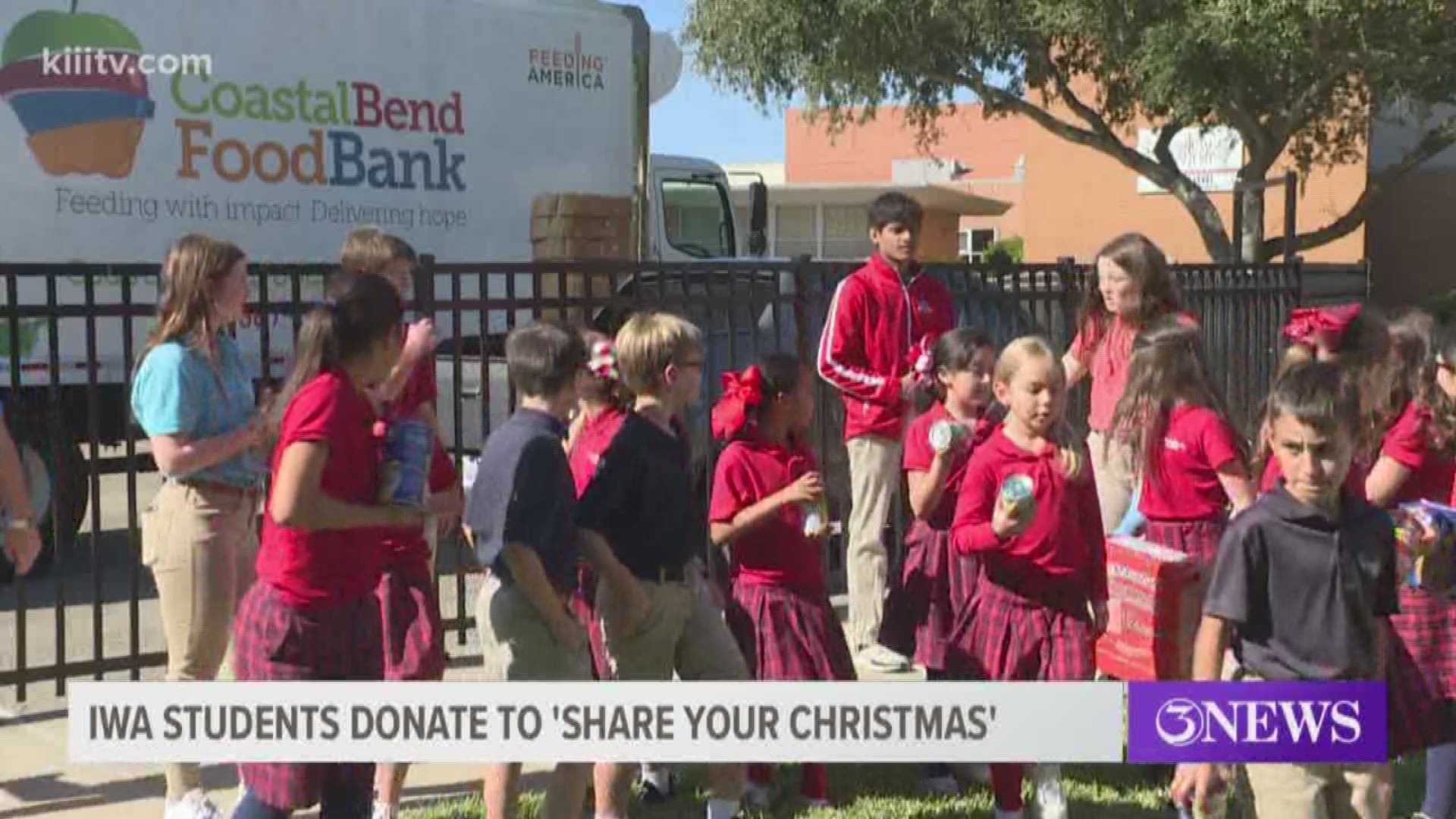 3News' Share Your Christmas food drive received some help from students at Incarnate Word Academy.