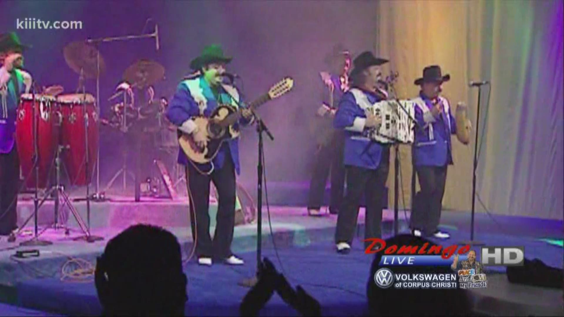 Ramon Ayala performance DVD, courtesy of Q-Productions. "Chiflando En La Loma" on Domingo Live.