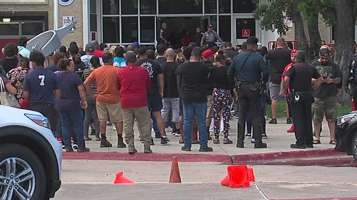 Corpus Christi police responding to Ray High School | kiiitv.com