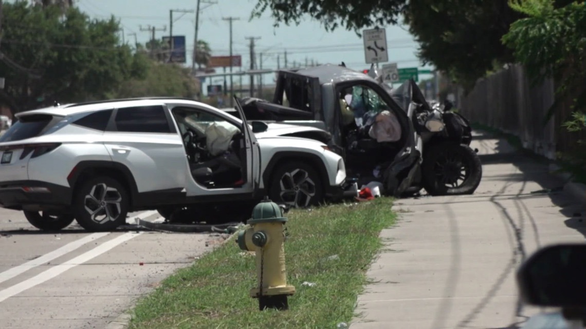 3 people hospitalized, 1 critically injured after multi-vehicle crash on South Staples Street
