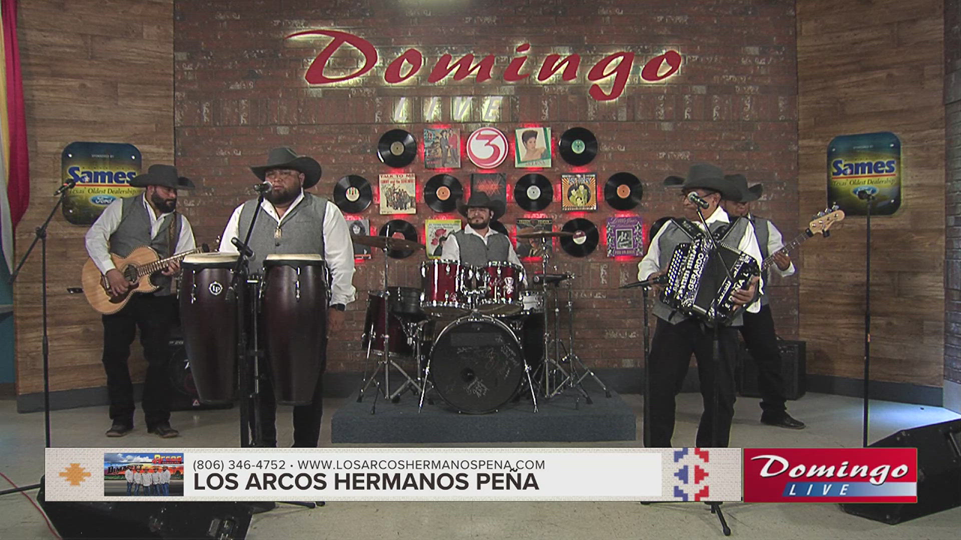 Los Arcos Hermanos Peña joined us on Domingo Live to perform their song "Ambición."