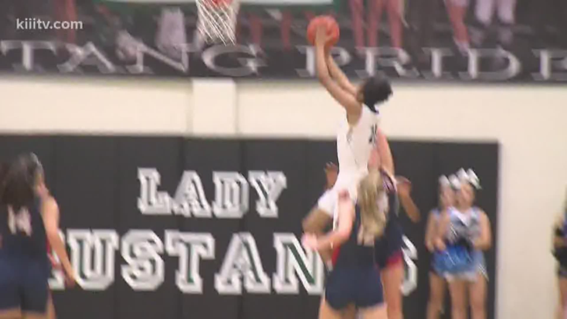 A pair of highlights from Tuesday night's girls basketball Regional Semi-Finals.