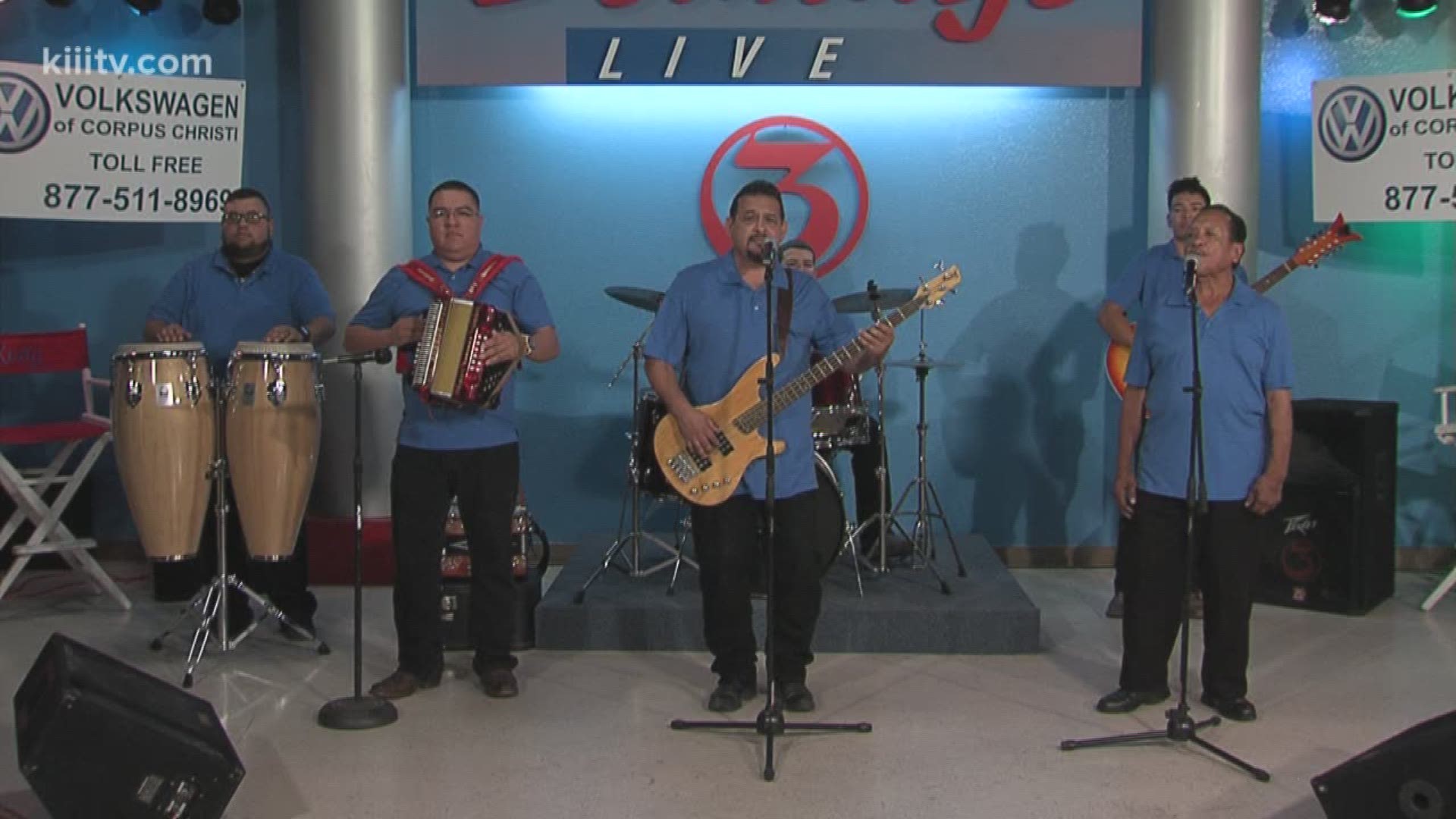Ricky Ruiz Performing "Porque Me Desprecias" on Domingo Live.