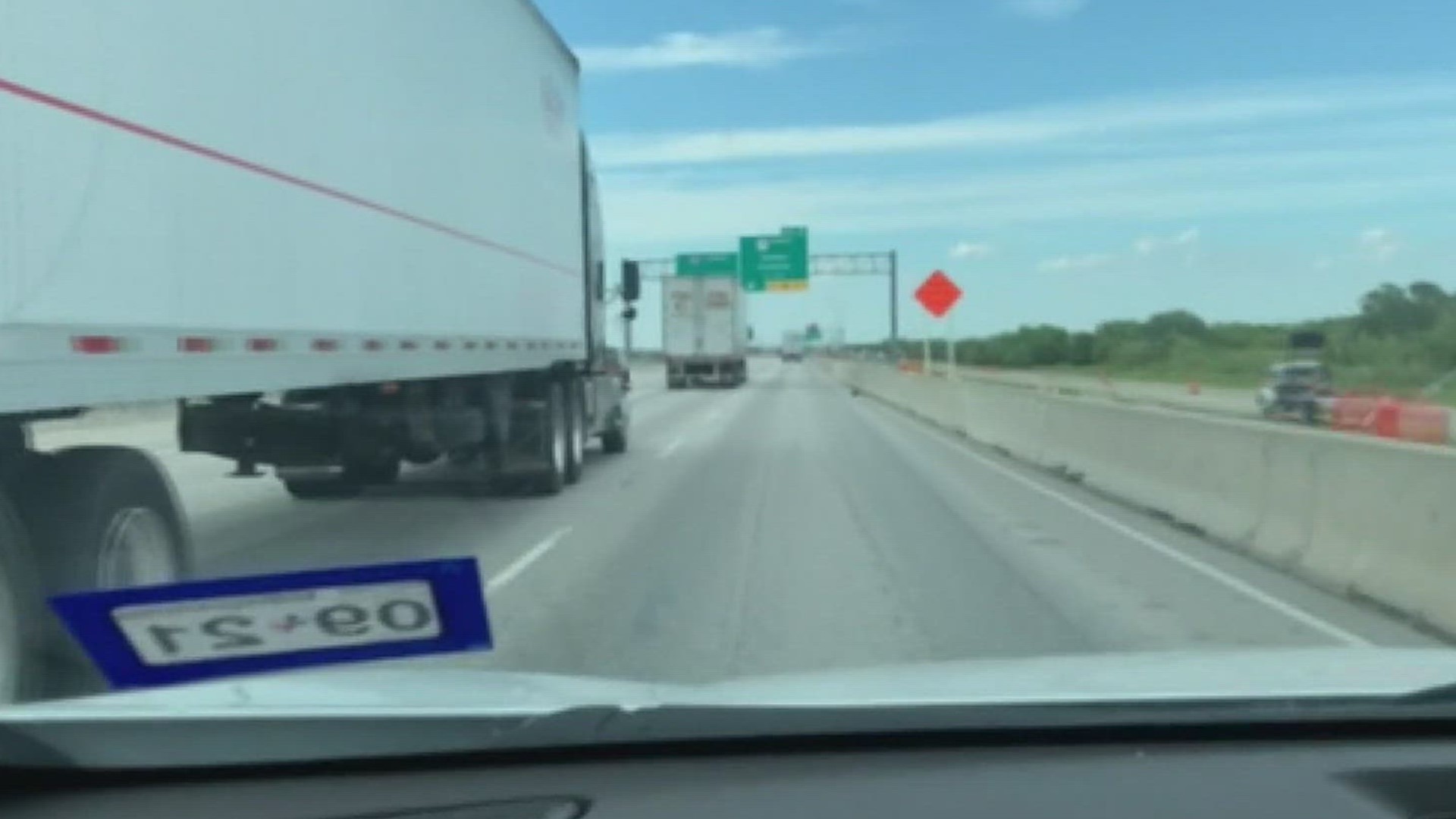 Crews are working on pavement on NB I-37 to NB US 77 north of the Nueces River.  All lanes will be reopened at 6 a.m.