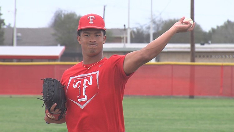 Ray Texans back with big expectations on the diamond