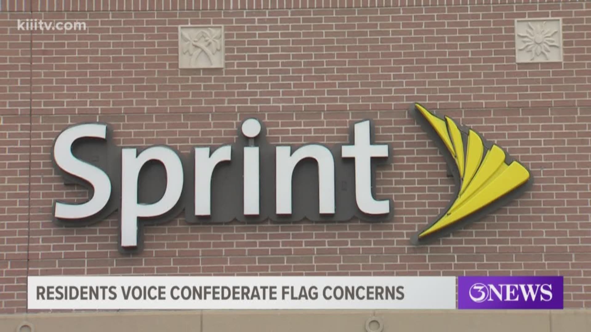 Some quick thinking police officers were able to put a stop to a string of overnight burglaries at Sprint stores across the Coastal Bend.