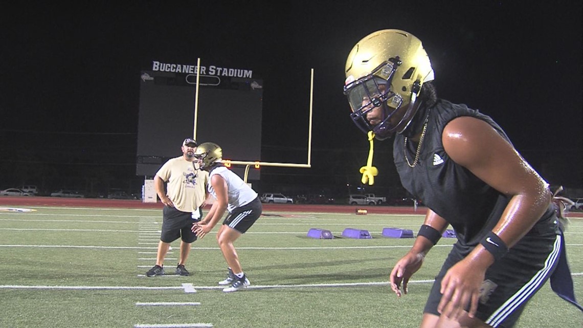texas-high-school-football-miller-bucs-hold-midnight-practice-kiiitv