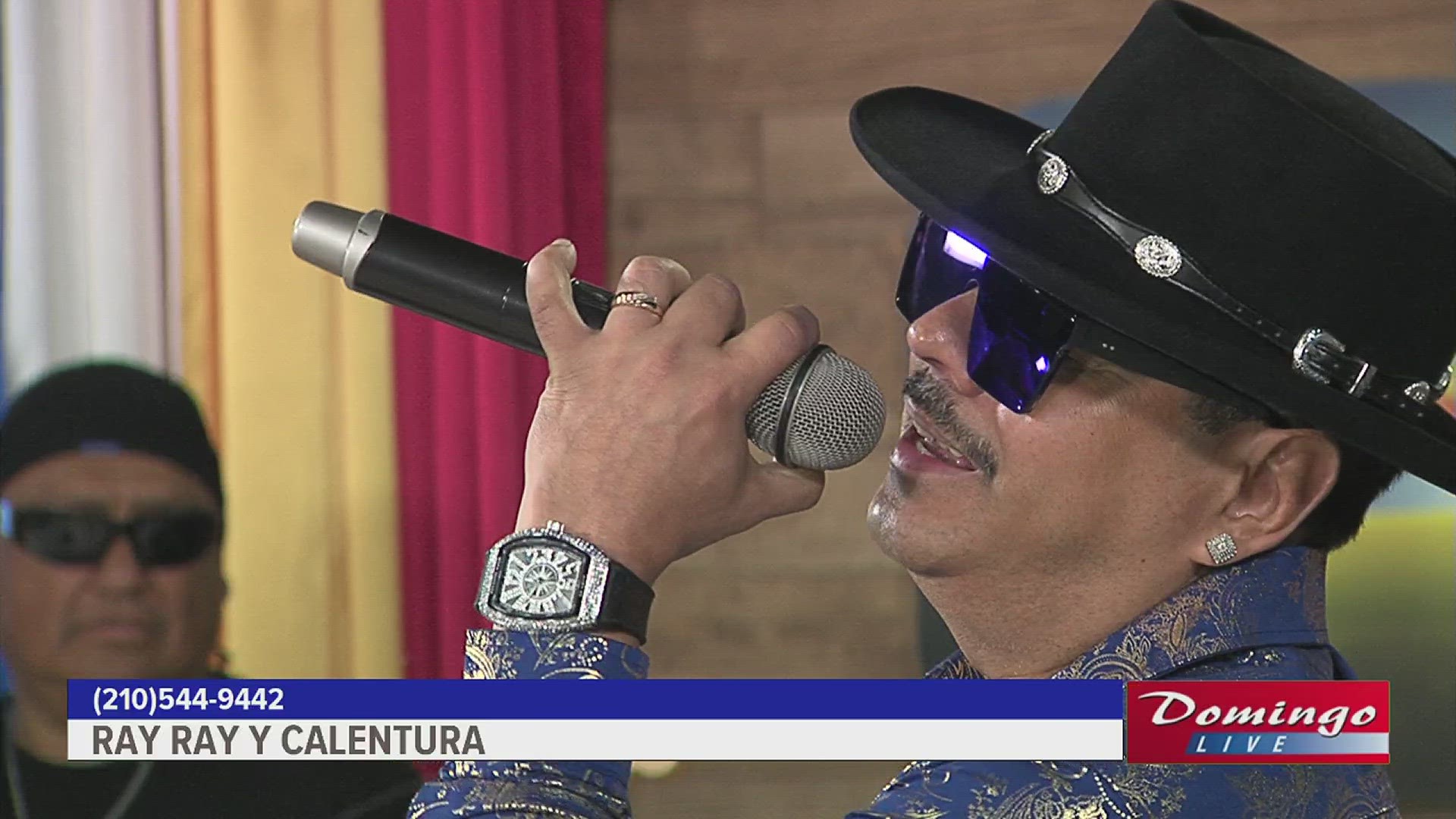 Ray Ray joined us on Domingo Live to perform his cover of Los Relampagos del Norte's "Mujer de Cabaret."
