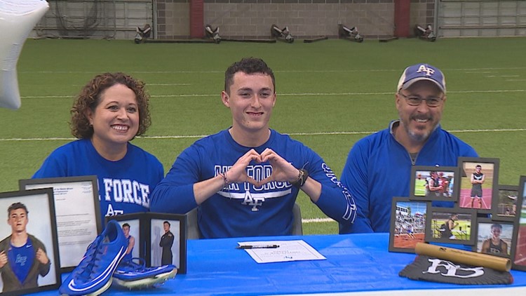 2024 Signing Day Across The Coastal Bend Kiiitv Com   D3342113 560c 4732 Bdb8 0c279f1d6da3 750x422 