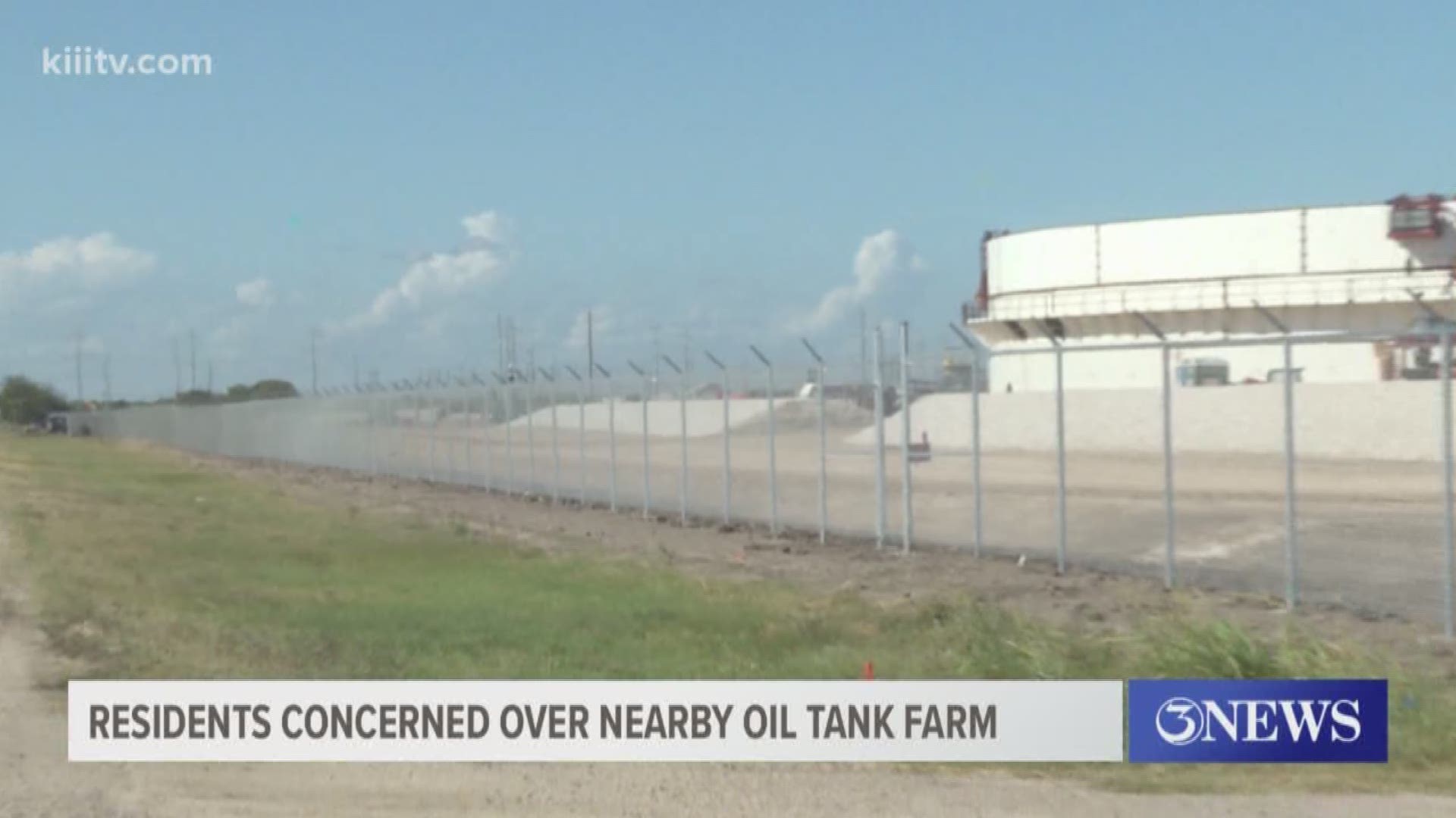 Residents of Annaville who live off Interstate 37 had the chance Thursday night to complain about a nearby crude oil tank farm going up in that neighborhood.