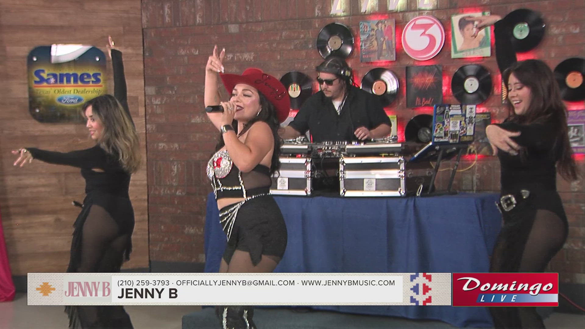 Jenny B joined us on Domingo Live to perform her song "Amarte a Ti."