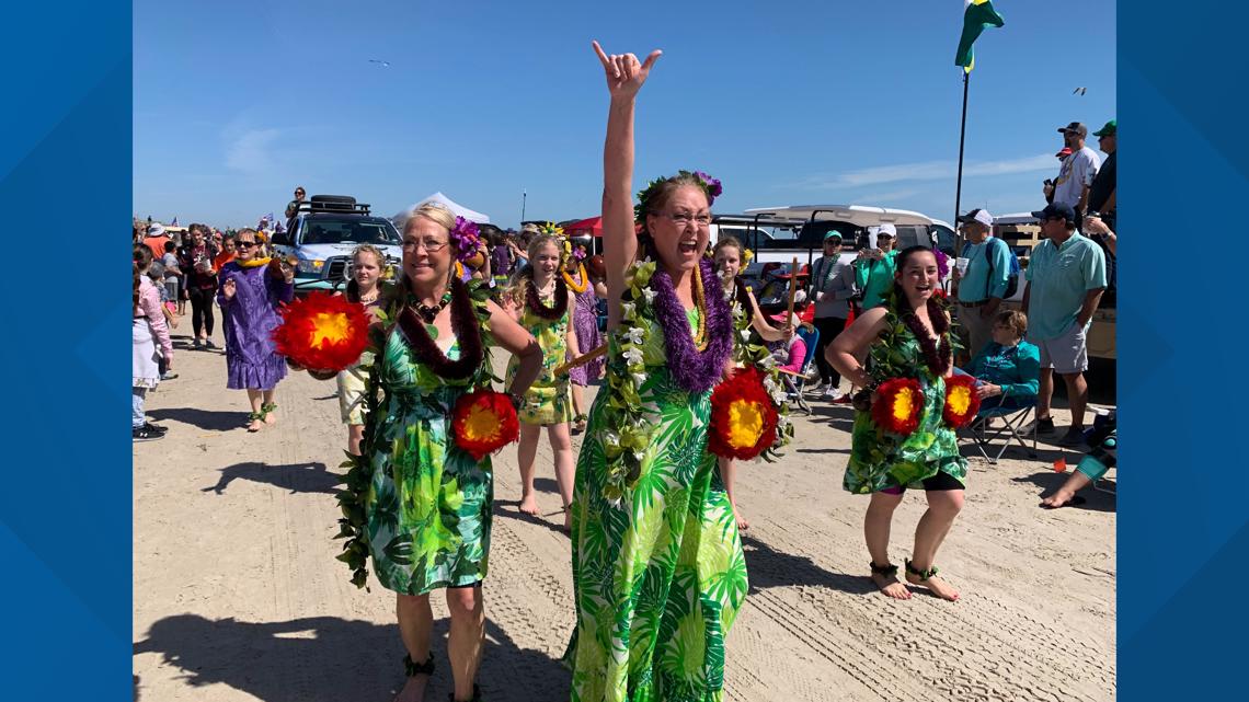 11th Annual Barefoot Mardi Gras Festival and Parade draws thousands to