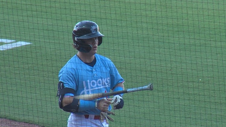 Hooks get big nights from Gilbert, Wagner in another walk-off win