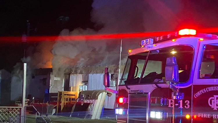 Fire destroys Flour Bluff mobile home | kiiitv.com