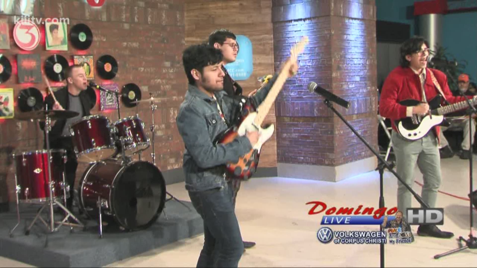 The Blind Owls performing "There Goes My Girl" on Domingo Live.