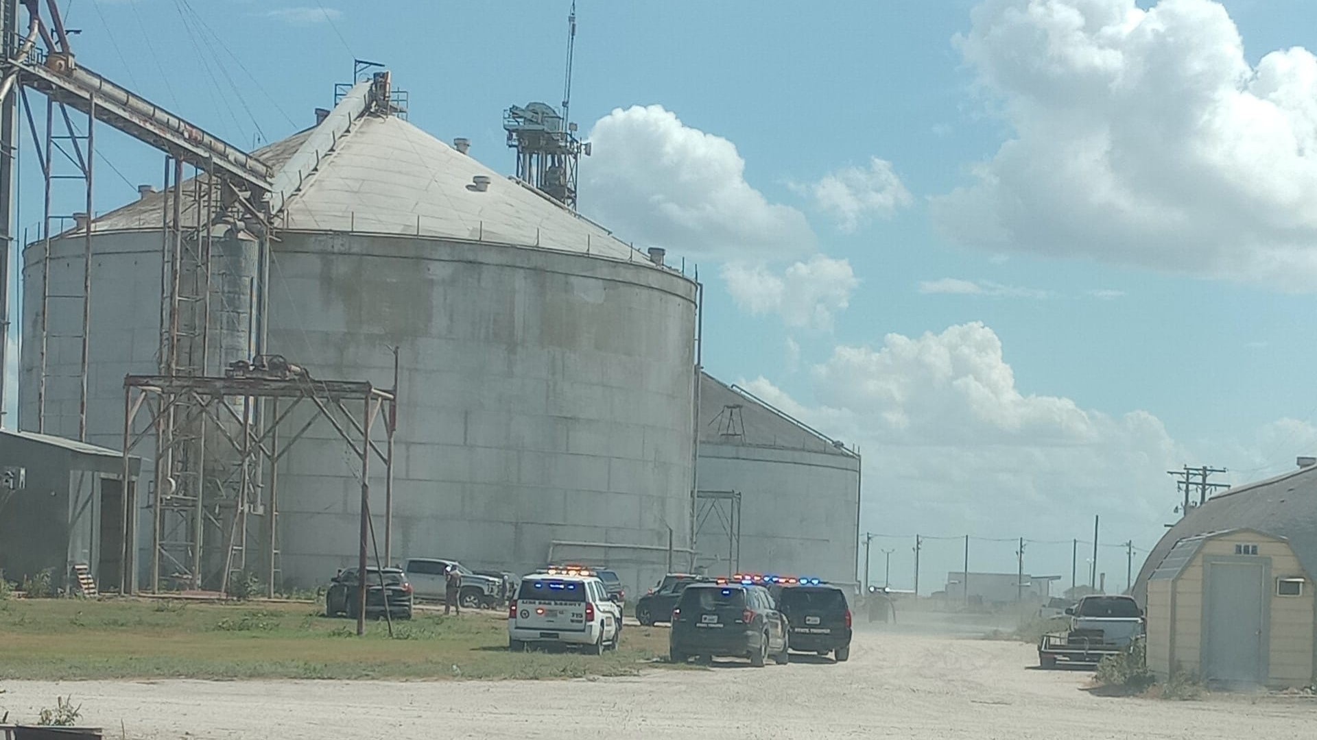 Search for victim continues after Texas grain elevator collapse