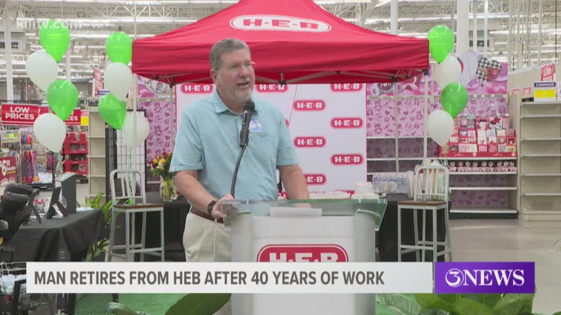 A man who has called H-E-B his home away from home for 40 years is finally turning in his keys to the popular South Texas grocery store.