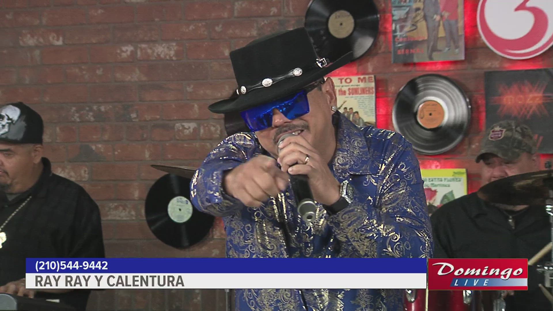 Ray Ray joined us on Domingo Live to perform his cover of  Stephanie Lynn's "Ojos Para Ti."
