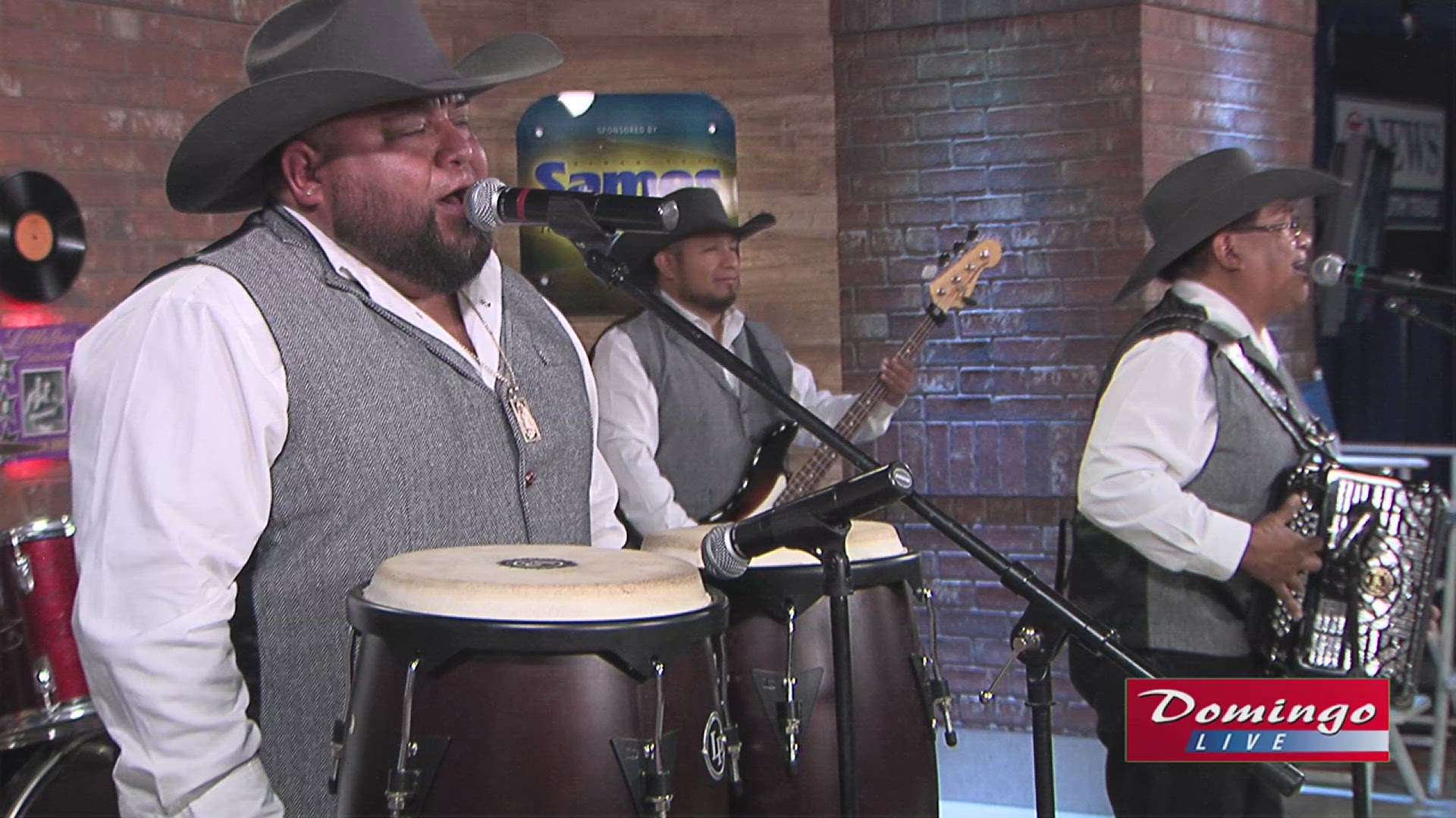 Los Arcos Hermanos Peña joined us on Domingo Live to perform their song "Sin Mi."