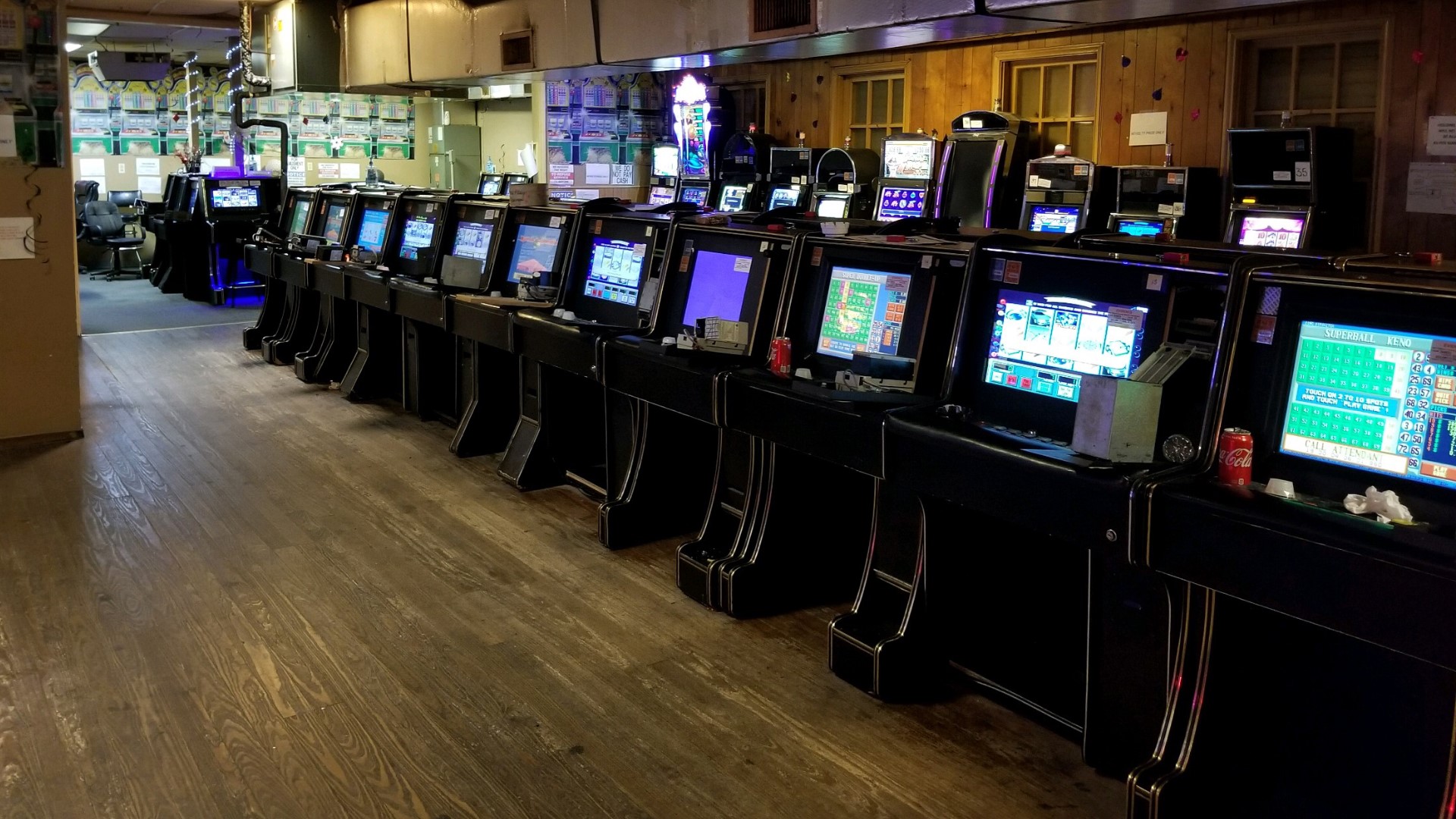 Several businesses across the Coastal Bend are being shut down for illegal gambling.

Area law enforcement officials executed a raid Tuesday afternoon at several of the establishments, including in San Patricio, Kleberg and Nueces County. 

Nine people were arrested from the raid and money confiscated is being counted.