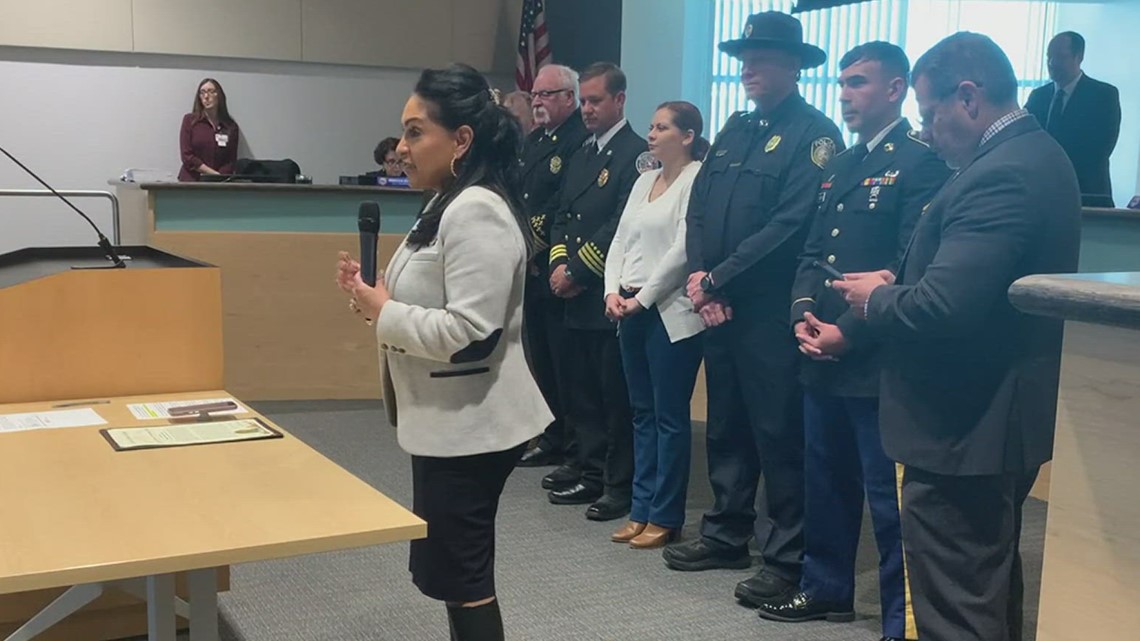 Five honored in ceremonial meeting - Vimarsana News