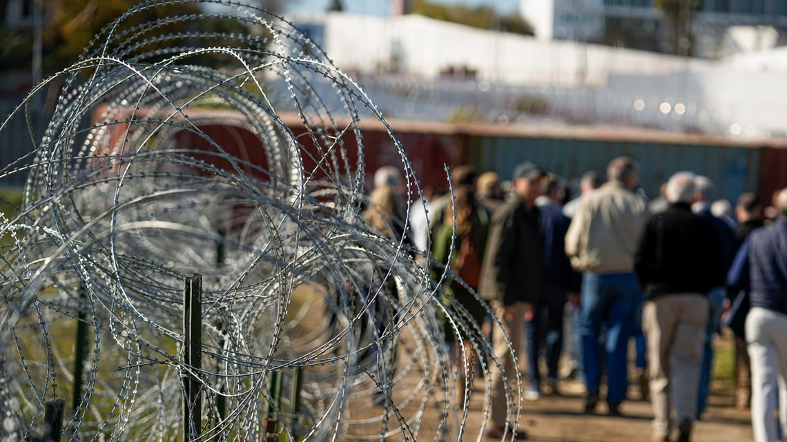 SCOTUS allows border patrol agents to cut razor wire Texas put up ...