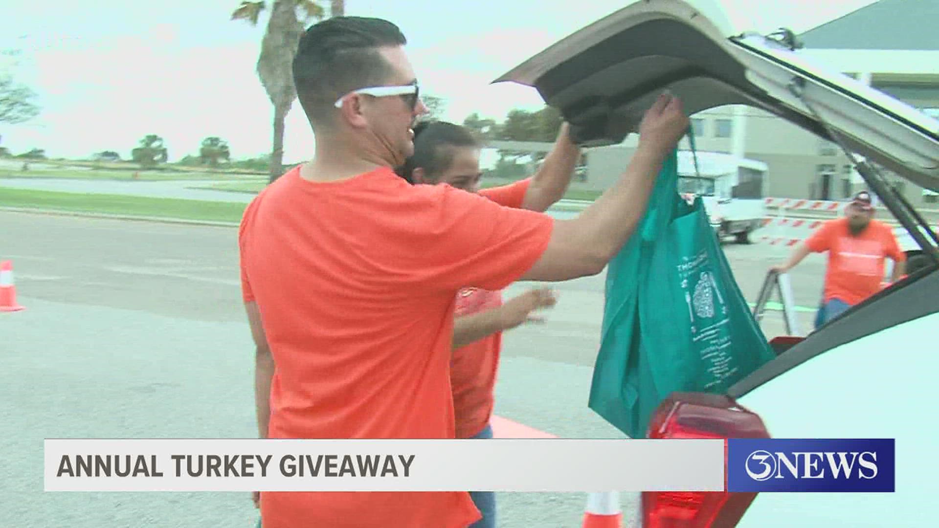 Thomas J. Henry holds annual Turkey Giveaway
