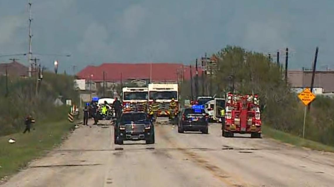 Two people killed in crash at Old Brownsville and Saratoga | kiiitv.com