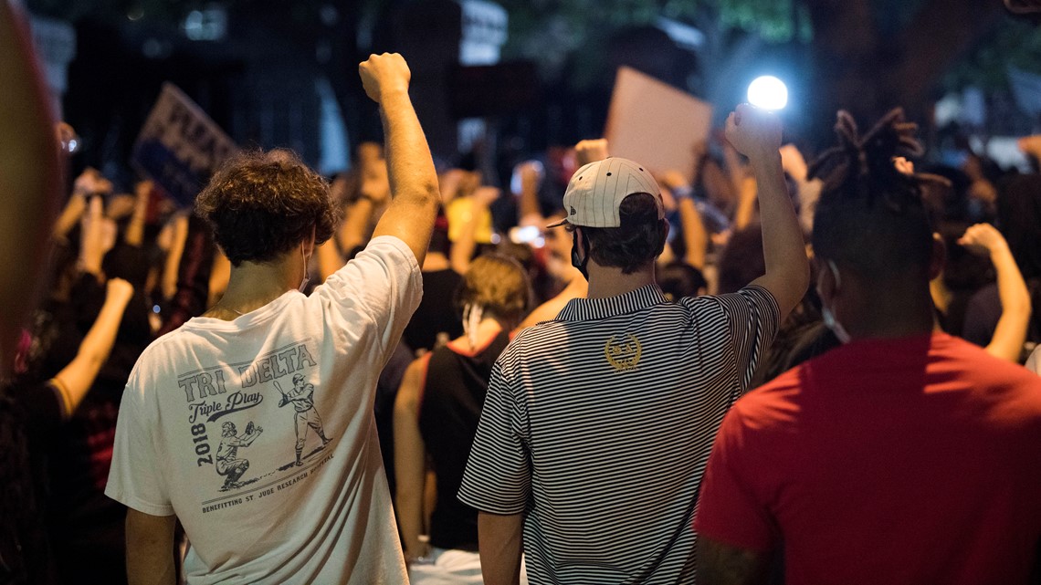 Austin police report on defective rounds that injured protestors - Vimarsana News